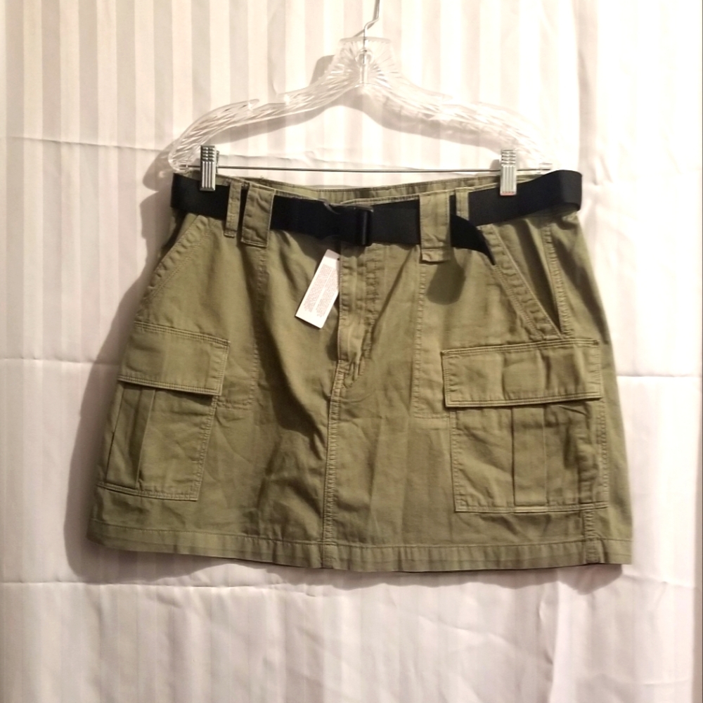 American Eagle skirt.